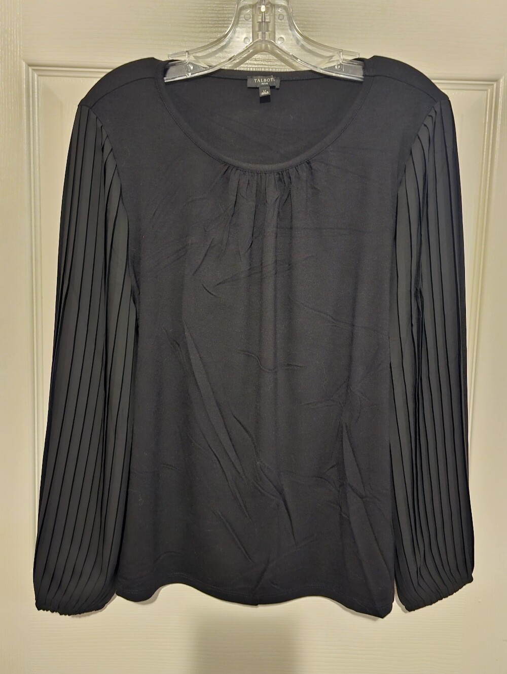 Talbots Black Pleated-Sleeve Round Neck Top Sz Lp